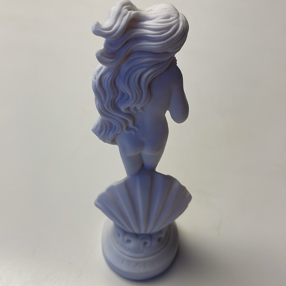 The Birth of Venus small copy sculpture from Italy. - Picture 4 of 7